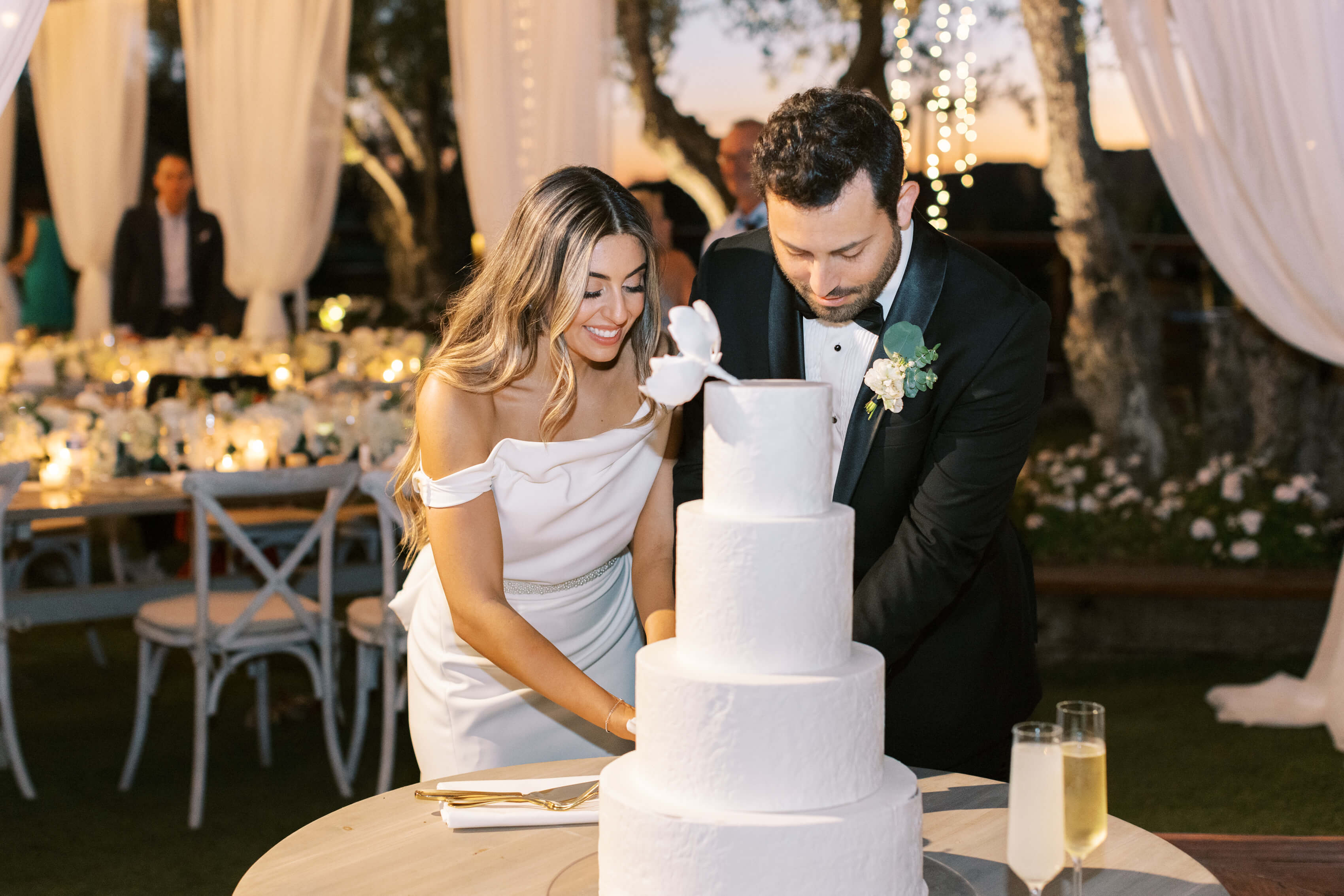 Cielo Farms Wedding Cake Cutting