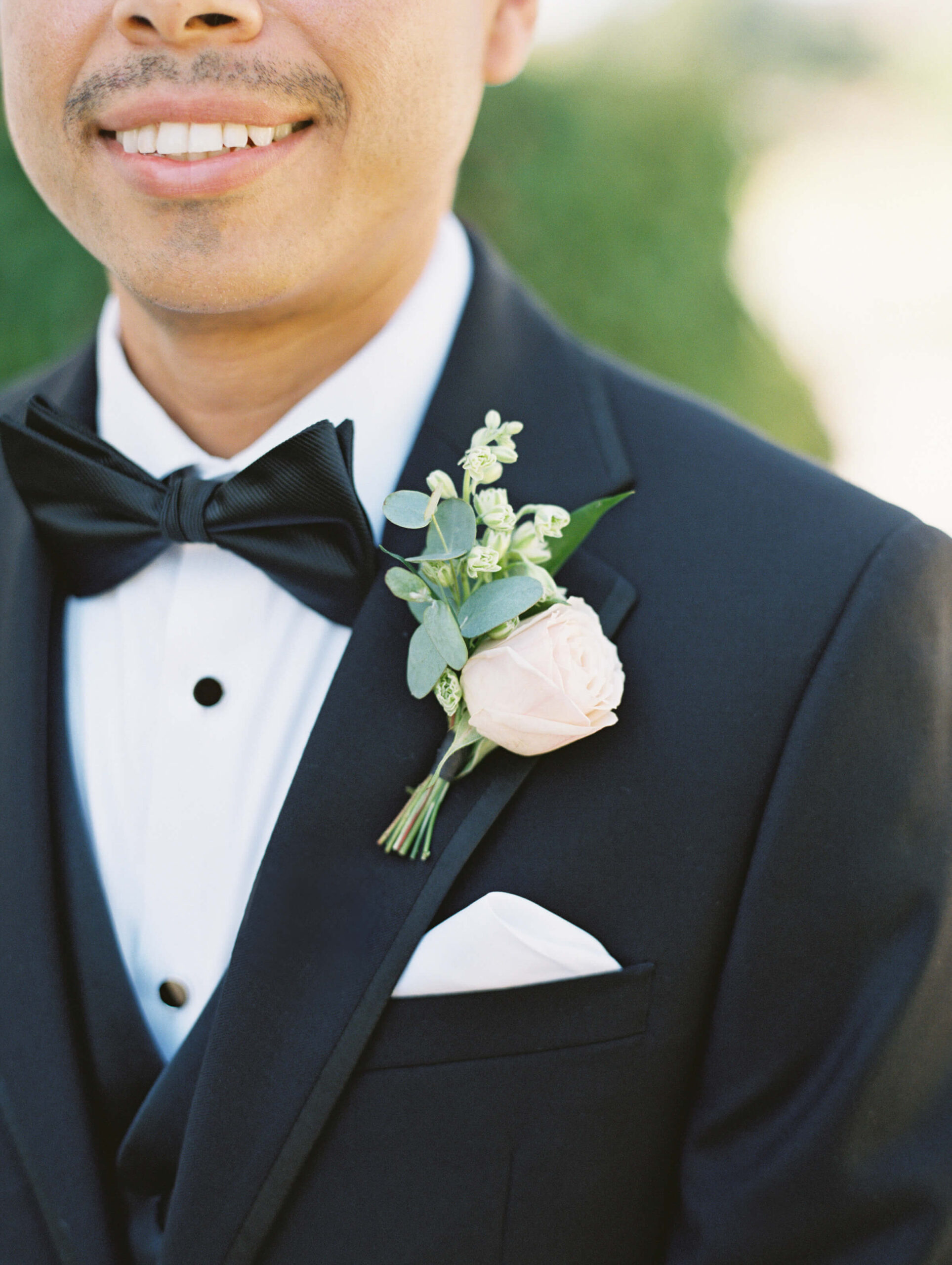 Hummingbird Nest Ranch Groom Detail - Lisa Leanne Photography