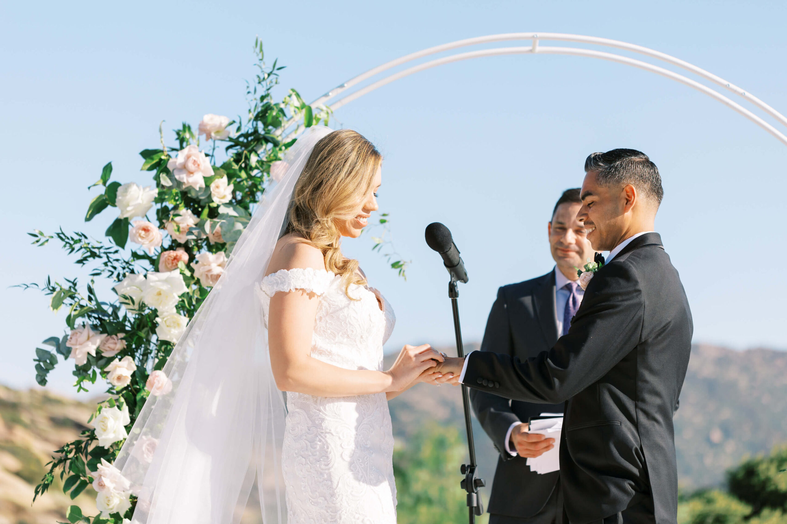 Hummingbird Nest Ranch Q-Vineyard Ceremony - Lisa Leanne Photography