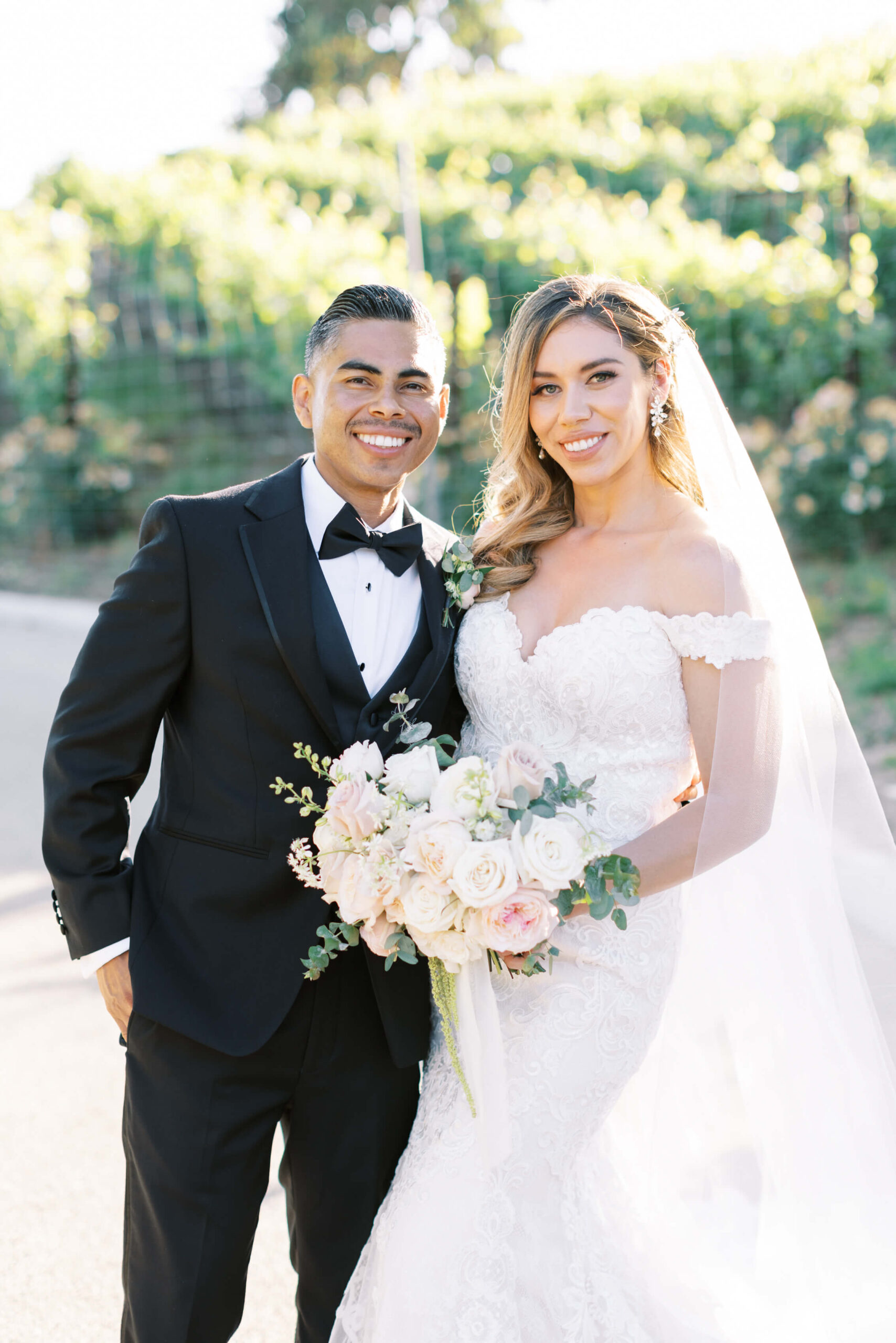 Hummingbird Nest Ranch Bride & Groom Portraits - Lisa Leanne Photography