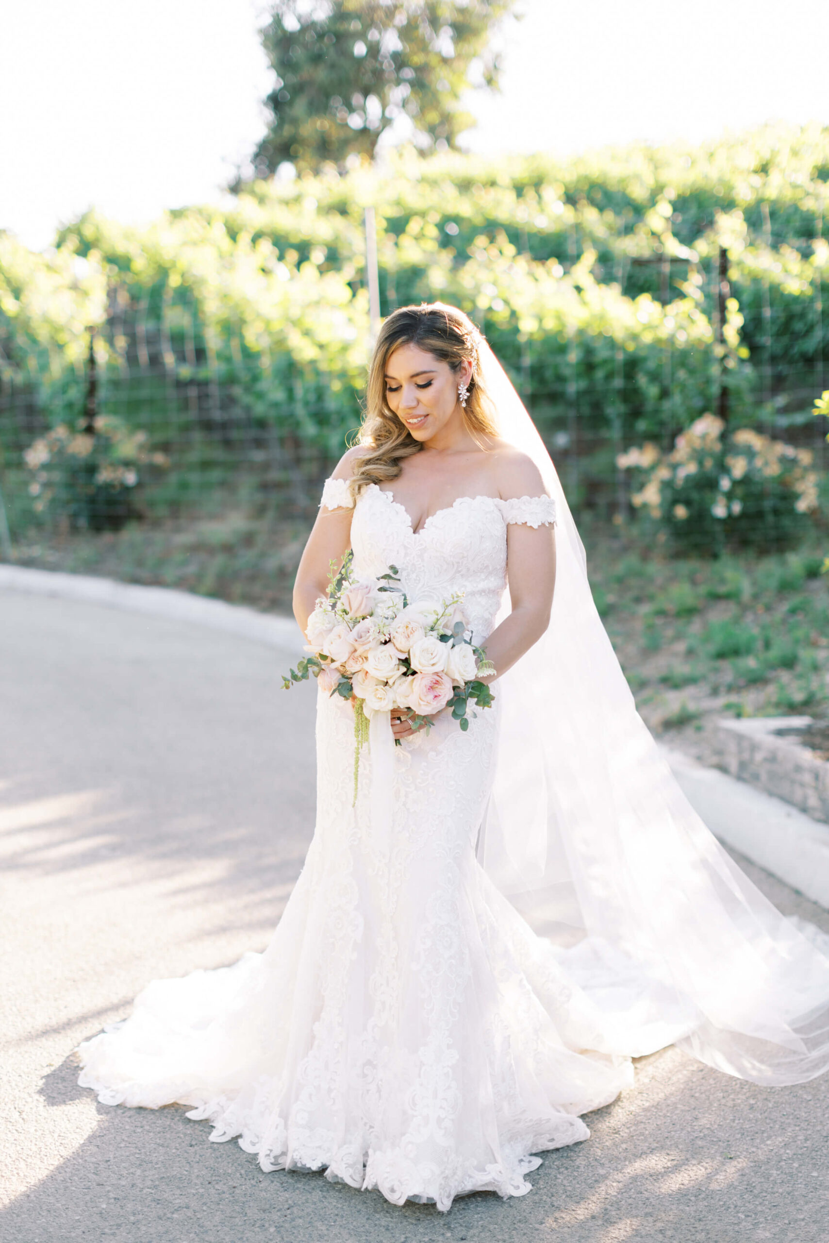 Hummingbird Nest Ranch Bride & Groom Portraits - Lisa Leanne Photography