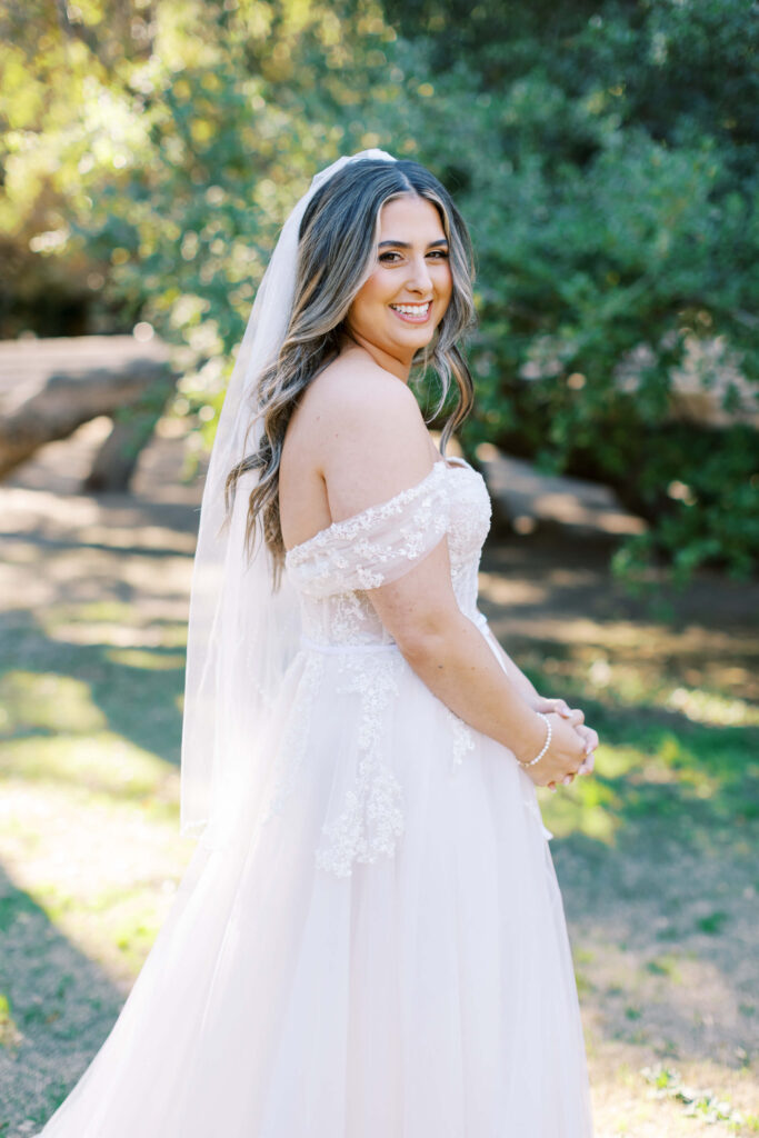 First Look at Calamigos Ranch - Bridal Portrait - Lisa Leanne Photography