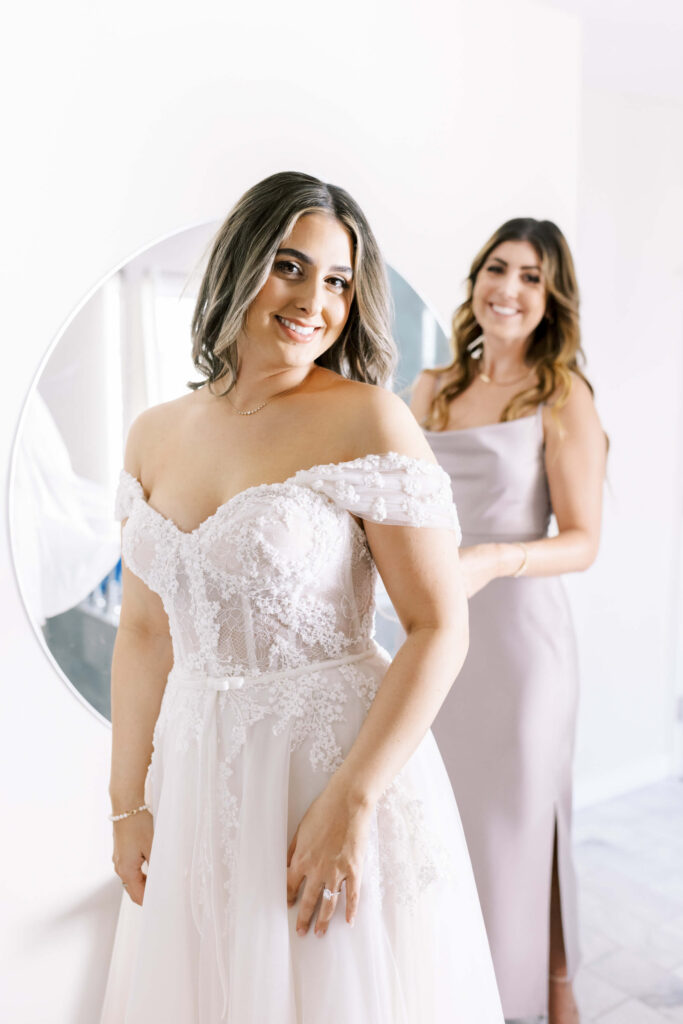 Bide and Bridesmaid getting ready at Calamigos Guest Ranch - Lisa Leanne Photography