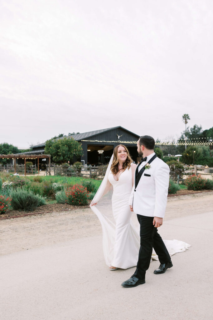 Roblar Winery Wedding Bride and Groom Portrait - Lisa Leanne Photography