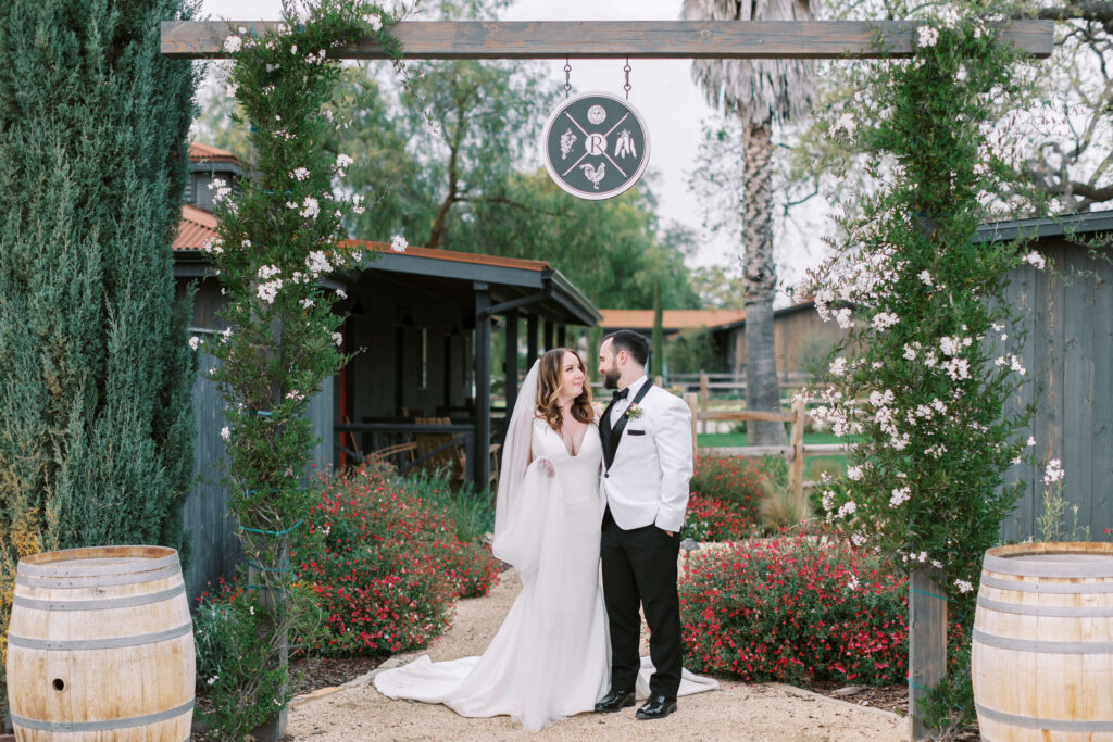 Roblar Winery Wedding Bride and Groom Portrait - Lisa Leanne Photography