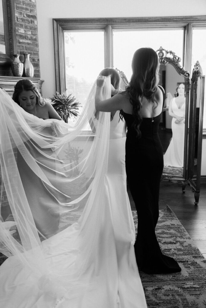 Roblar Farm Wedding Bride Getting Ready - Lisa Leanne Photography