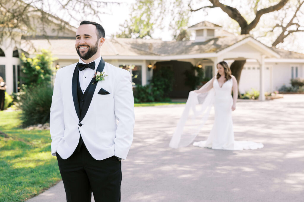 Roblar Farm Wedding First Look - Lisa Leanne Photography