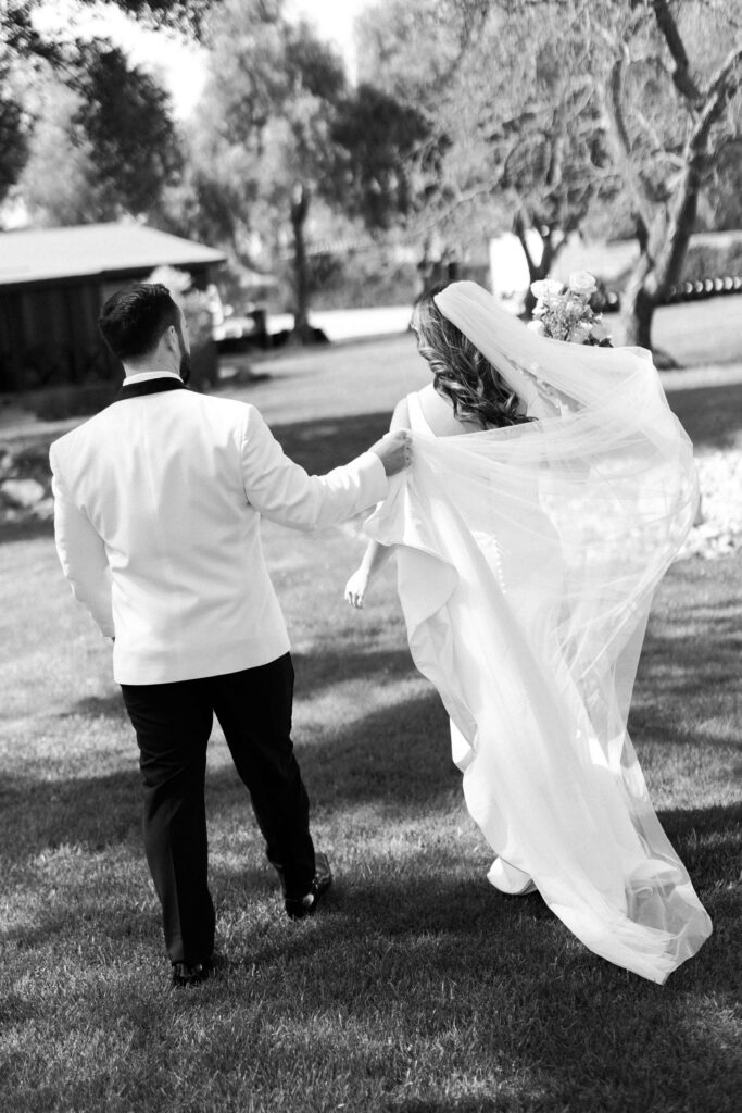 Roblar Farm Bride and Groom Portrait - Lisa Leanne Photography
