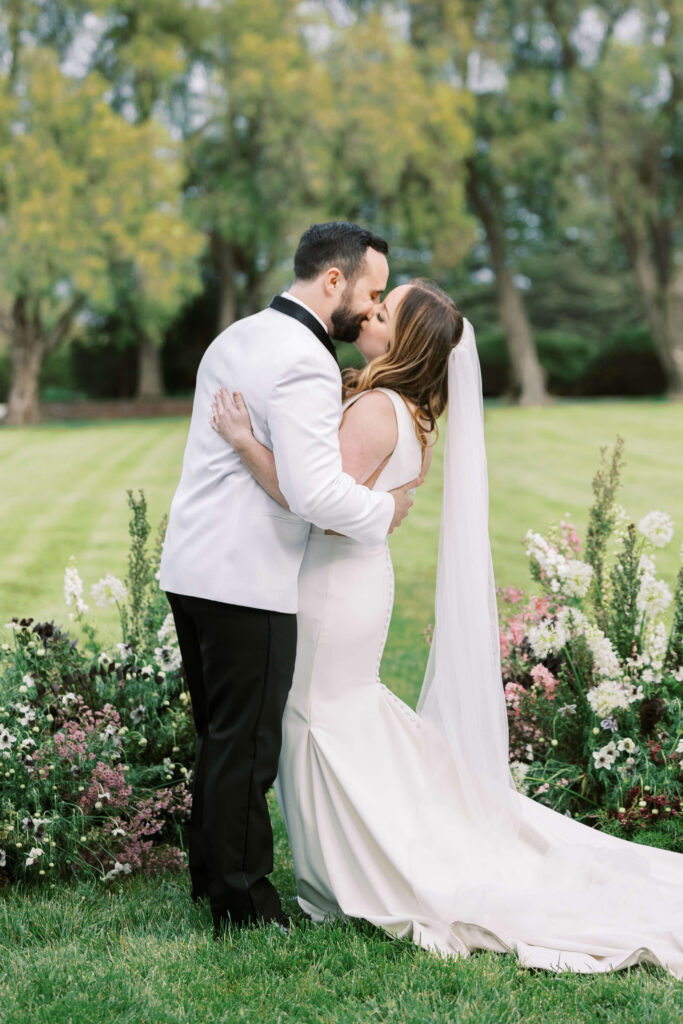 Roblar Farm Wedding First Kiss - Lisa Leanne Photography